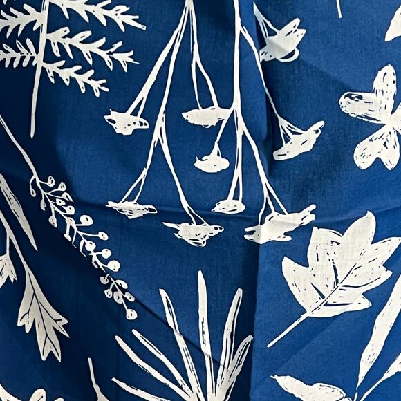 Women's 100% Cotton Blue Botanical Design Bandana NEW - Picture 4 of 7